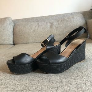 Aldo platform open toe heel in black